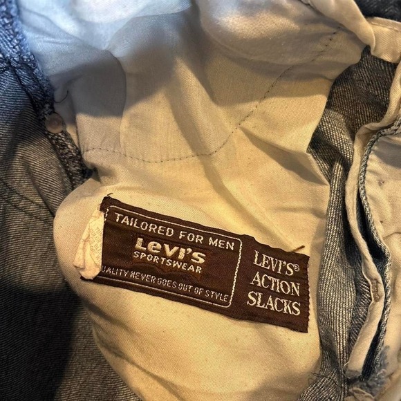 Vintage 1980s Levi's Action Slacks Jeans Measure 28x29 Made in the USA - Picture 3 of 8